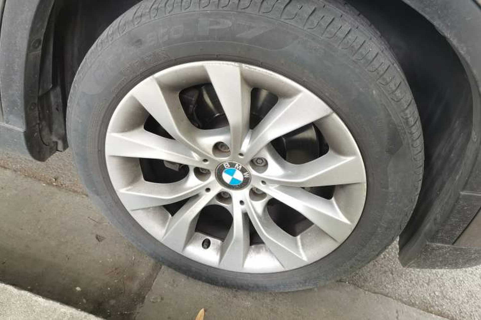 Used BMW X1 2013 sDrive18i Fashion Model Right Front Wheel Hub