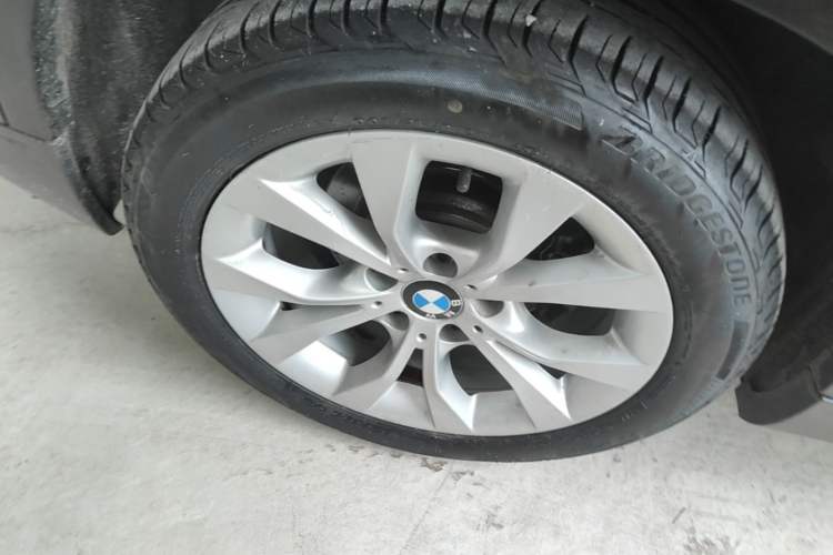 Used BMW X1 2013 sDrive18i Fashion Model Right Rear Wheel Hub