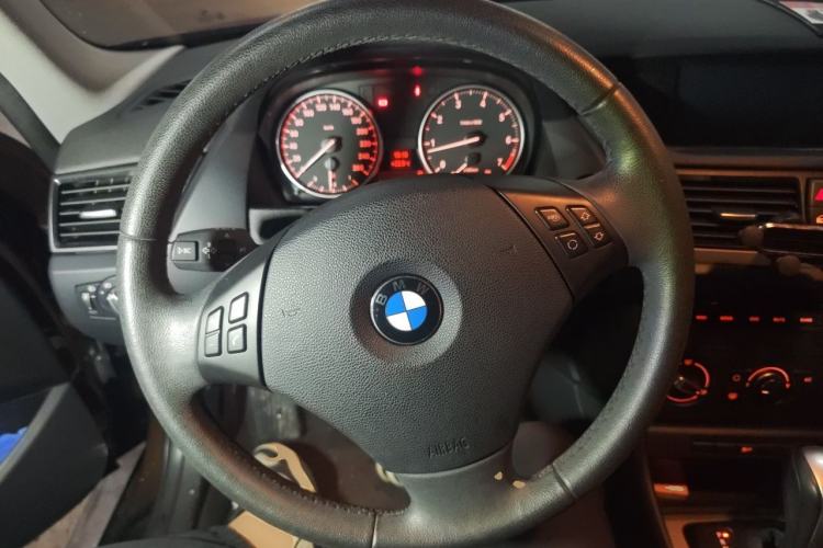 Used BMW X1 2013 sDrive18i Fashion Model Steering Wheel