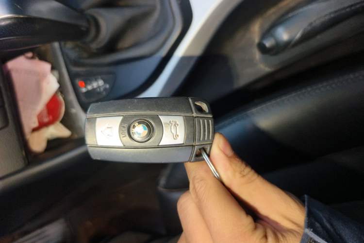 Used BMW X1 2013 sDrive18i Fashion Model Vehicle Key