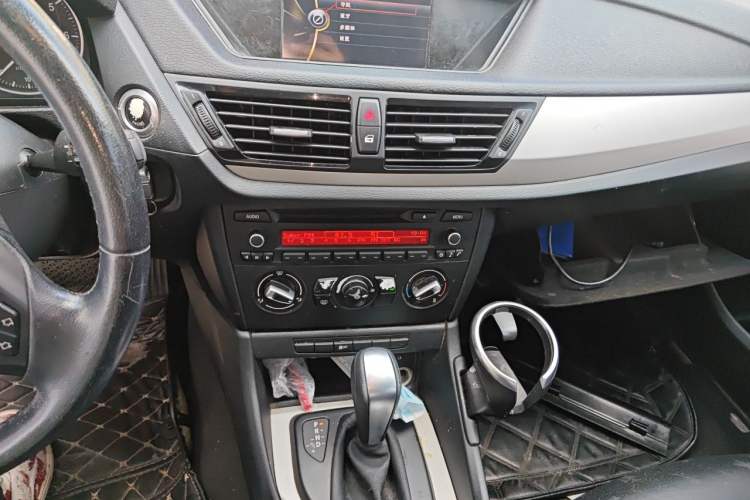 Used BMW X1 2013 sDrive18i Fashion Model Audio And AC Panel