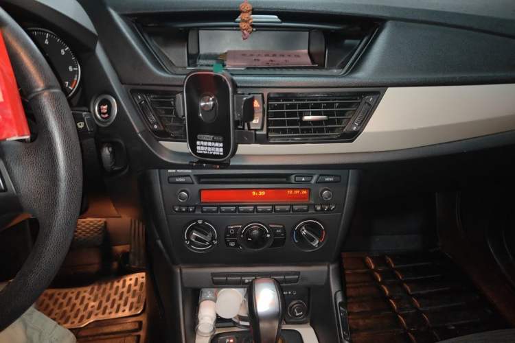 Used BMW X1 2013 sDrive18i Fashion Model Audio And AC Panel