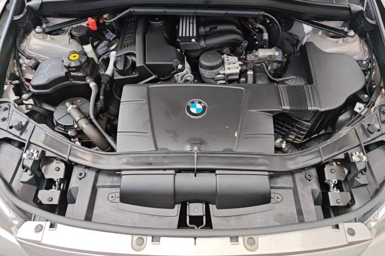 Used BMW X1 2013 sDrive18i Fashion Model Engine Bay