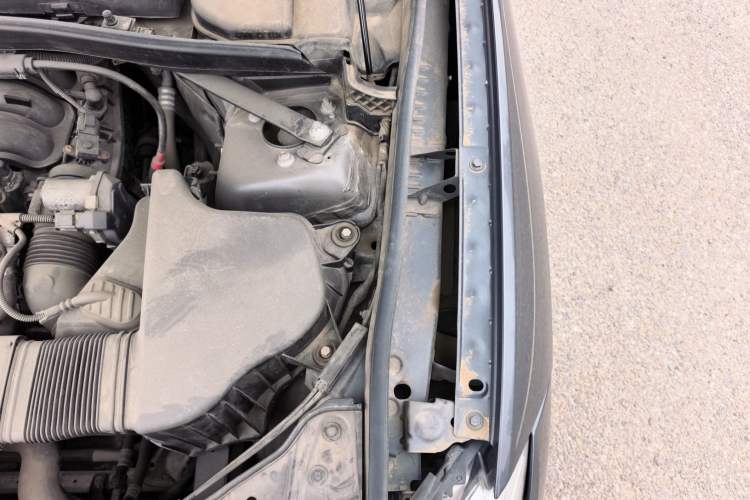 Used BMW X1 2013 sDrive18i Sport Design Package Engine Bay Left
