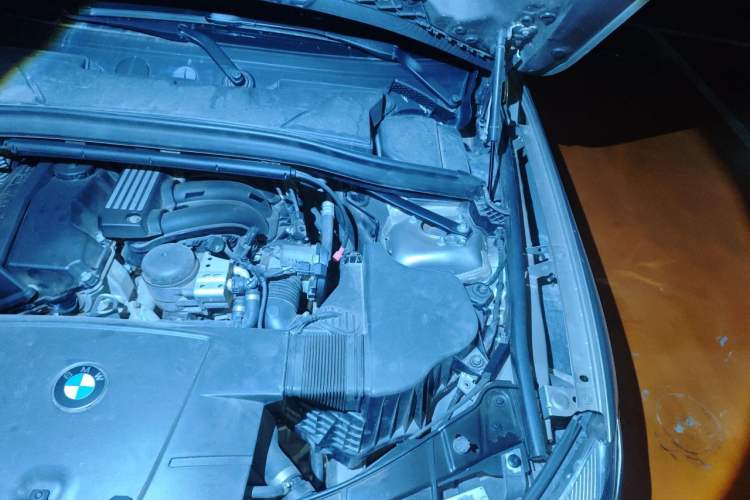 Used BMW X1 2013 sDrive18i Leading Model Engine Bay Left