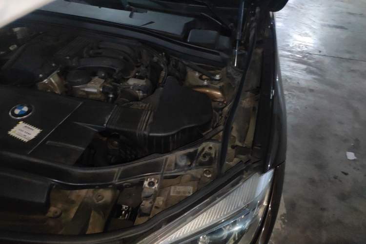 Used BMW X1 2013 sDrive18i Sport Design Package Engine Bay Left