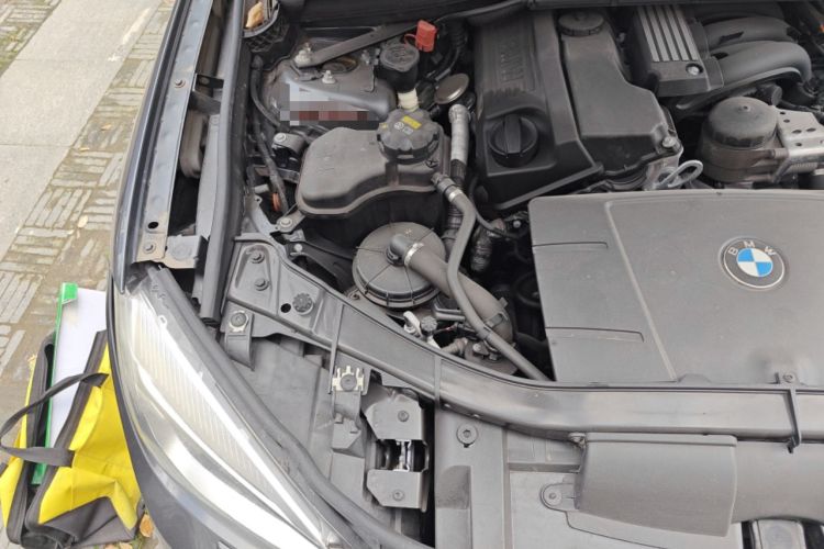Used BMW X1 2013 sDrive18i Sport Design Package Engine Bay Right