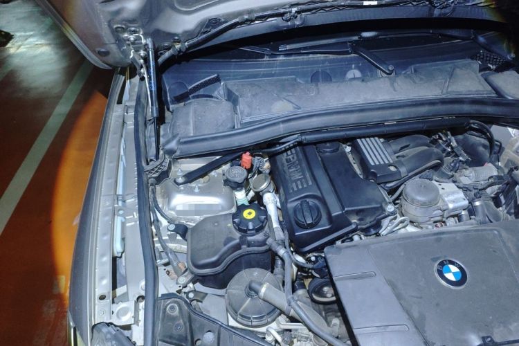 Used BMW X1 2013 sDrive18i Leading Model Engine Bay Right