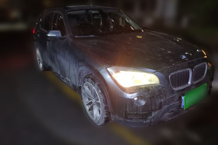 Used BMW X1 2013 sDrive18i Sport Design Package Front Right 45 Deg