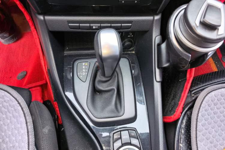 Used BMW X1 2013 sDrive18i Sport Design Package Gear Lever