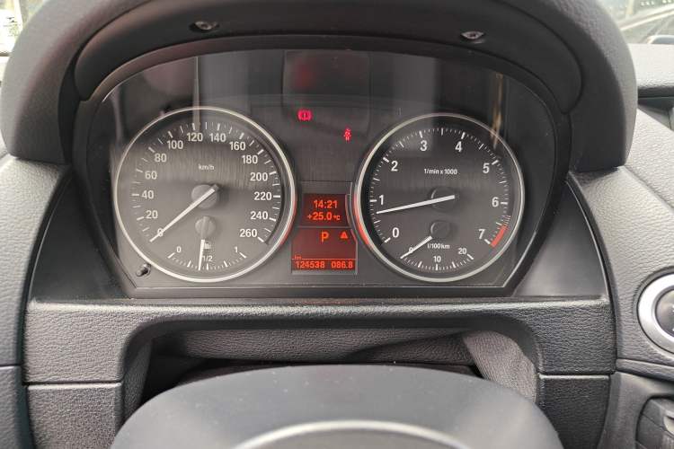 Used BMW X1 2013 sDrive18i Sport Design Package Instrument Cluster