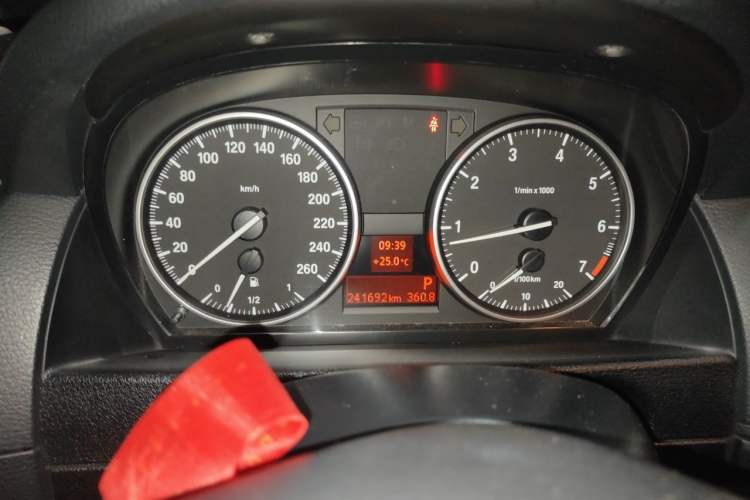 Used BMW X1 2013 sDrive18i Fashion Model Instrument Cluster