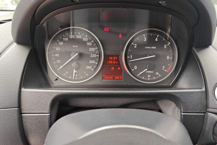 Used BMW X1 2013 sDrive18i Sport Design Package Odometer Close Up