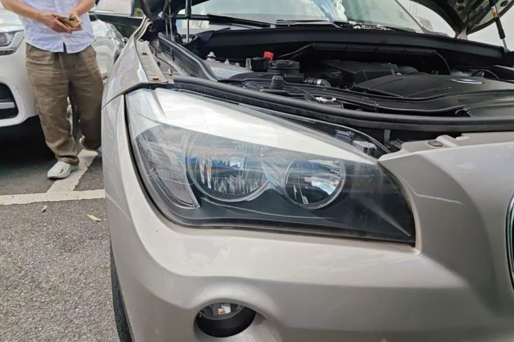 Used BMW X1 2013 sDrive18i Fashion Model Right Front Headlight