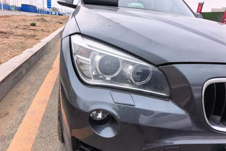 Used BMW X1 2013 sDrive18i Sport Design Package Right Front Headlight