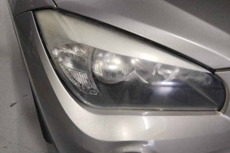 Used BMW X1 2013 sDrive18i Fashion Model Right Front Headlight