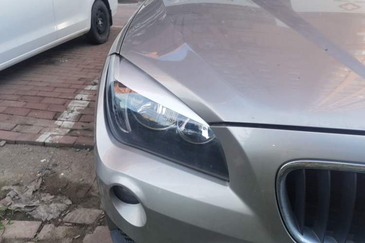 Used BMW X1 2013 sDrive18i Fashion Model Right Front Headlight