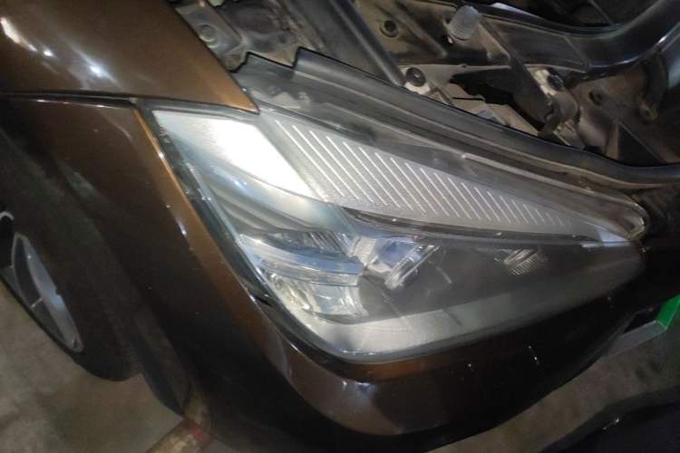 Used BMW X1 2013 sDrive18i Sport Design Package Right Front Headlight