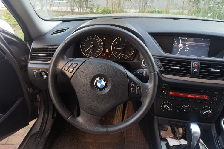 Used BMW X1 2013 sDrive18i Fashion Model Steering Wheel