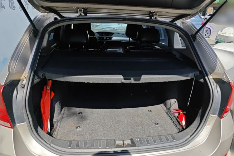 Used BMW X1 2013 sDrive18i Fashion Model Trunk