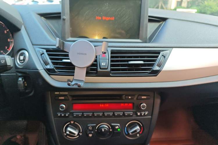 Used BMW X1 2013 sDrive18i Fashion Model Audio And AC Panel