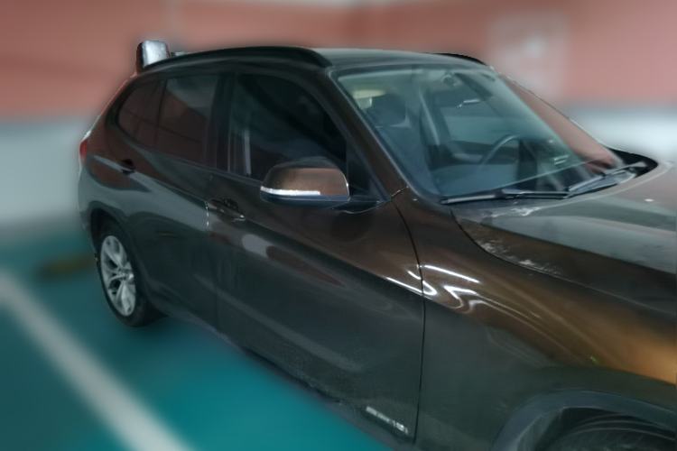 Used BMW X1 2013 sDrive18i Fashion Model Front Right 45 Deg