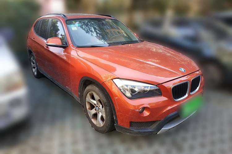 Used BMW X1 2013 sDrive18i Fashion Model Front Right 45 Deg