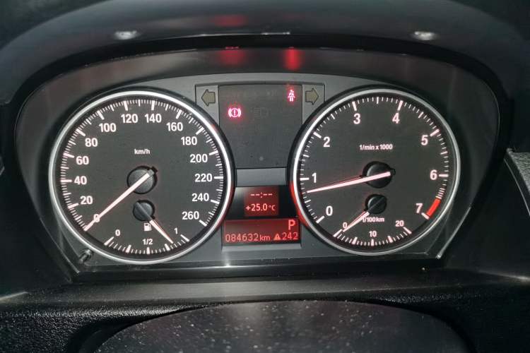 Used BMW X1 2013 sDrive18i Fashion Model Instrument Cluster