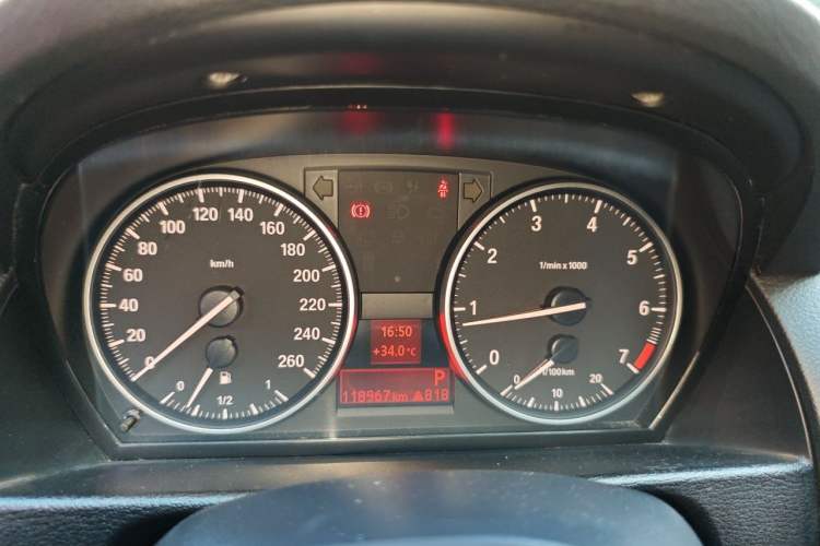 Used BMW X1 2013 sDrive18i Fashion Model Instrument Cluster