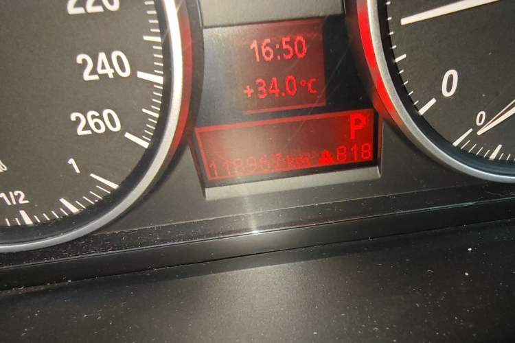 Used BMW X1 2013 sDrive18i Fashion Model Odometer Close Up