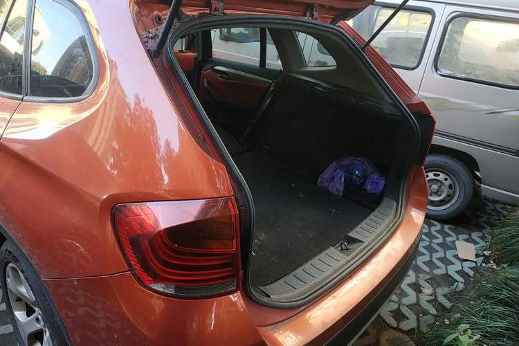 Used BMW X1 2013 sDrive18i Fashion Model Trunk
