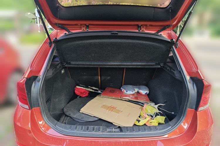 Used BMW X1 2013 sDrive18i Fashion Model Trunk