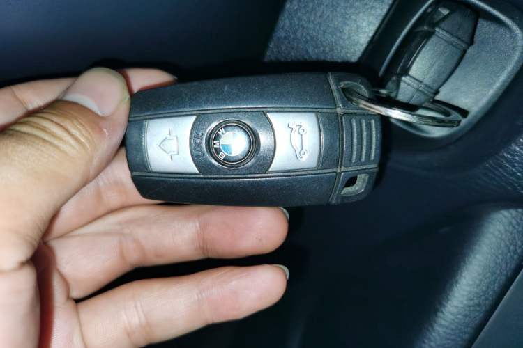 Used BMW X1 2013 sDrive18i Fashion Model Vehicle Key