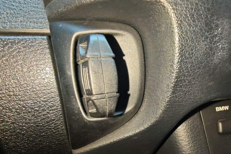Used BMW X1 2013 sDrive18i Fashion Model Vehicle Key