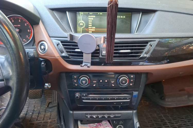 Used BMW X1 2013 xDrive20i Adventure Edition Audio And AC Panel