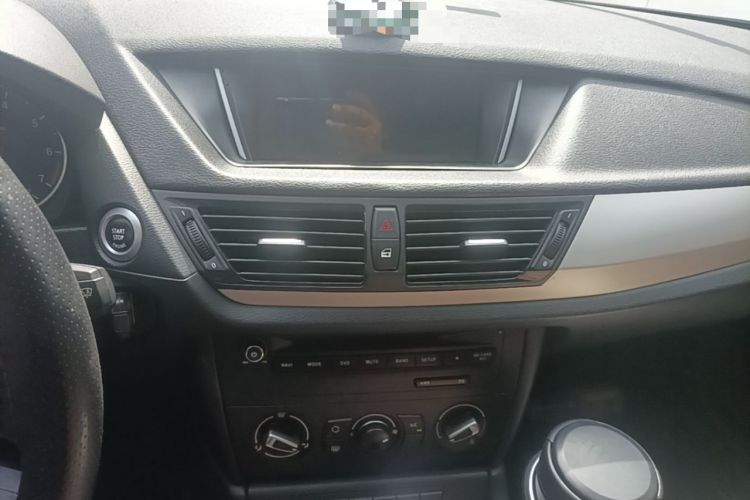 Used BMW X1 2013 sDrive18i Fashion Model Audio And AC Panel