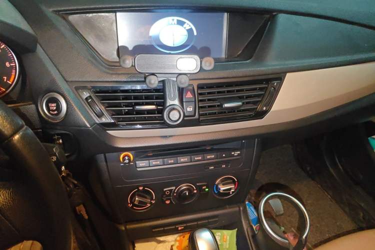 Used BMW X1 2013 sDrive18i Fashion Model Audio And AC Panel