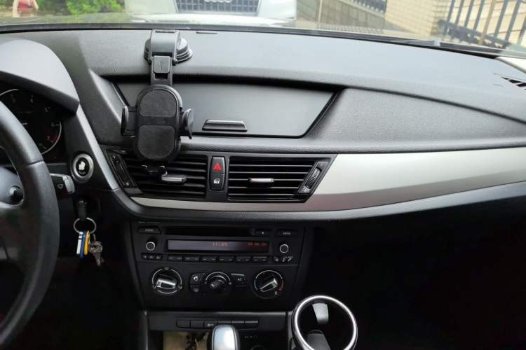 Used BMW X1 2013 sDrive18i Fashion Model Audio And AC Panel