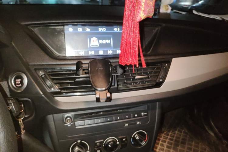 Used BMW X1 2013 sDrive18i Fashion Model Audio And AC Panel