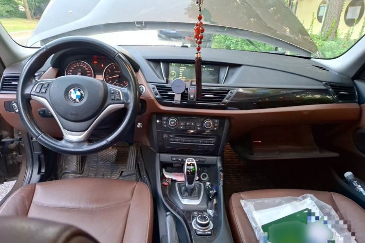 Used BMW X1 2013 xDrive20i Adventure Edition Center Console