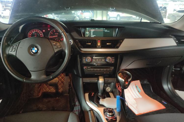 Used BMW X1 2013 sDrive18i Leading Model Center Console