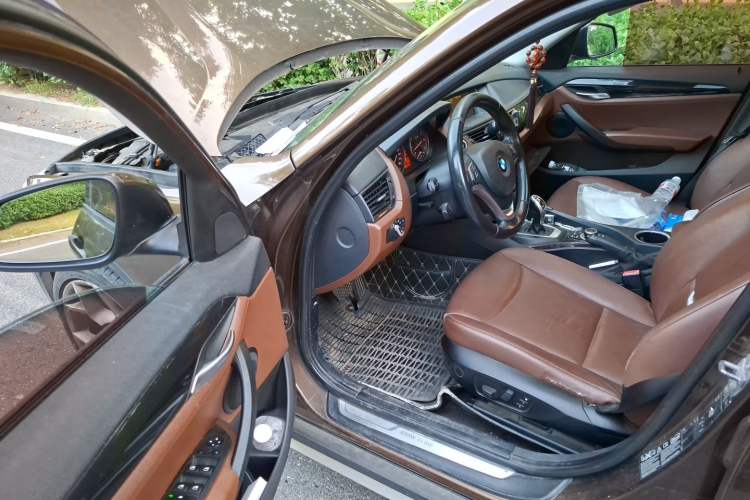 Used BMW X1 2013 xDrive20i Adventure Edition Driver Seat