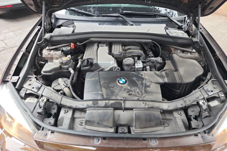 Used BMW X1 2013 sDrive18i Fashion Model Engine Bay