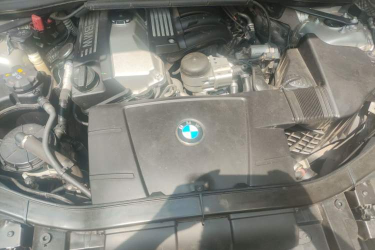 Used BMW X1 2013 sDrive18i Fashion Model Engine Bay