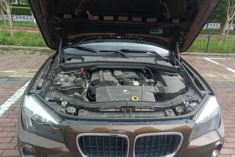 Used BMW X1 2013 sDrive18i Fashion Model Engine Bay