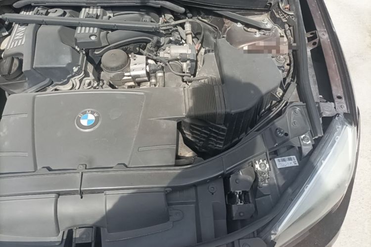 Used BMW X1 2013 sDrive18i Fashion Model Engine Bay Left