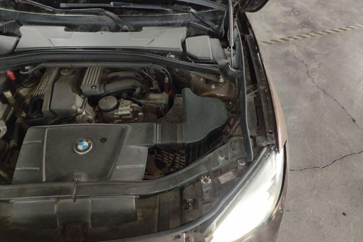 Used BMW X1 2013 sDrive18i Leading Model Engine Bay Left