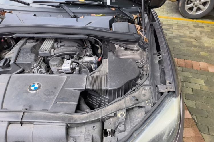 Used BMW X1 2013 sDrive18i Fashion Model Engine Bay Left