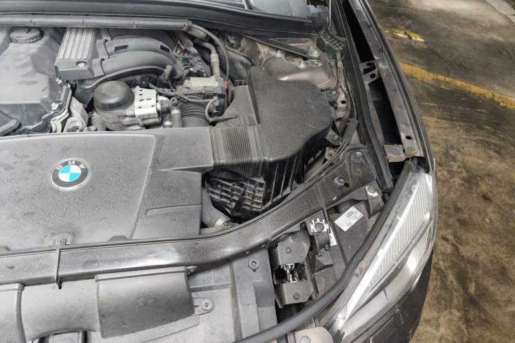 Used BMW X1 2013 sDrive18i Leading Model Engine Bay Left