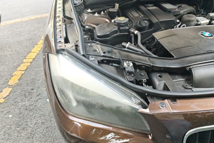 Used BMW X1 2013 sDrive18i Fashion Model Engine Bay Right